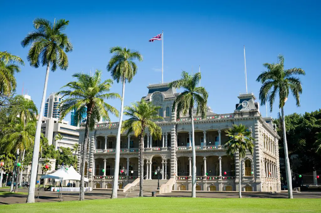 what not to do in hawaii iolani palace