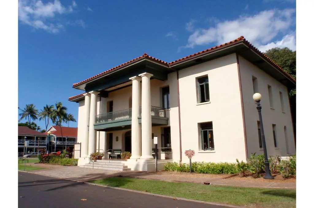 historical places in hawaii lahaina courthouse