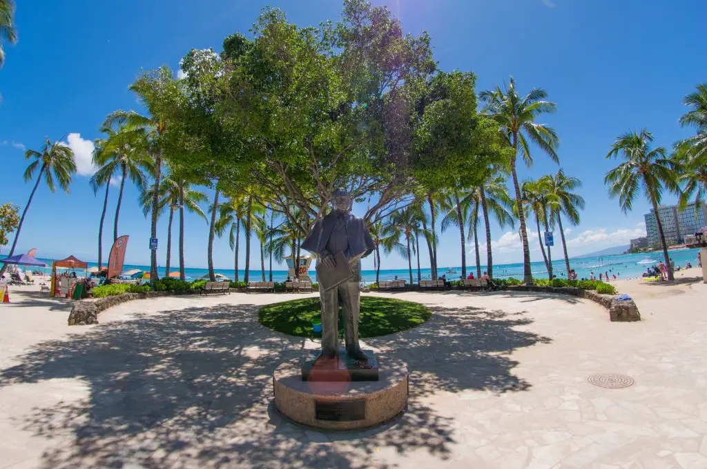 Statue of Prince Jonah Kuhio Kalanianaole in Waikiki - Hawaiian Holidays