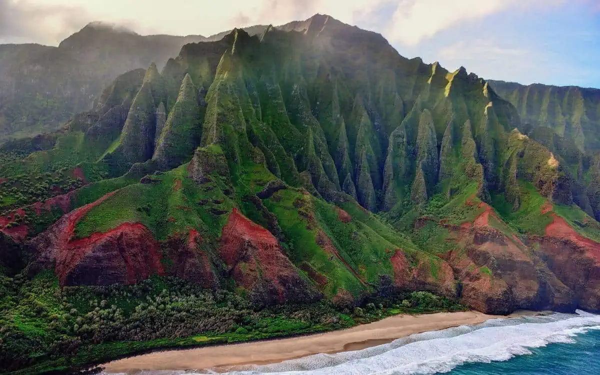 best time to visit hawaii