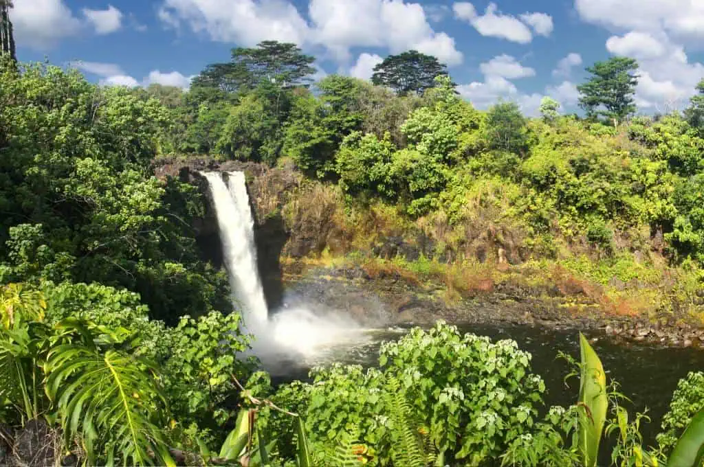 rainbow falls - big island waterfalls