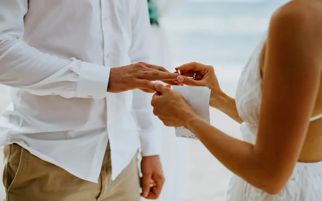 Unique Hawaiian Wedding Vows for Your Ceremony in Hawaii + 3 Sample Vows