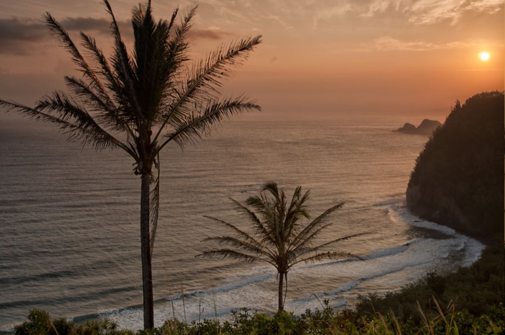 Pololu Valley Lookout - best sunsets on the big island