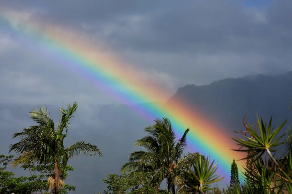 kauai rainbow in the rain