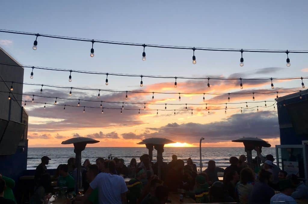 maui vs kauai - nightlife on maui