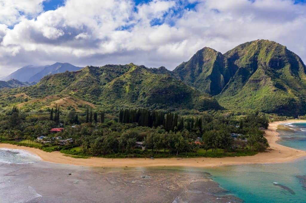 maui vs kauai - tunnels beach
