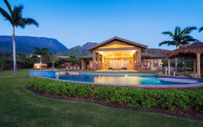 Why a Certified Hawaii Destination Expert Is the Key to Stress-Free Hawaii Trip Planning 1 Hotel or Airbnb in Hawaii: How to Choose What’s Best For Your Hawaii Trip