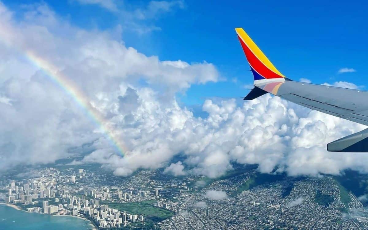 Alaska and Southwest aircraft route from Hollywood Burbank Airport to Honolulu, highlighting new Burbank to Hawaii flight options for Southern California travelers in summer 2026