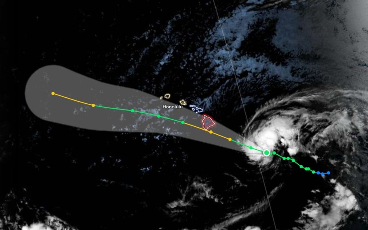 Tropical Storm Lala approaching the Hawaiian Islands with a Hurricane Warning in effect for Hawaii Island